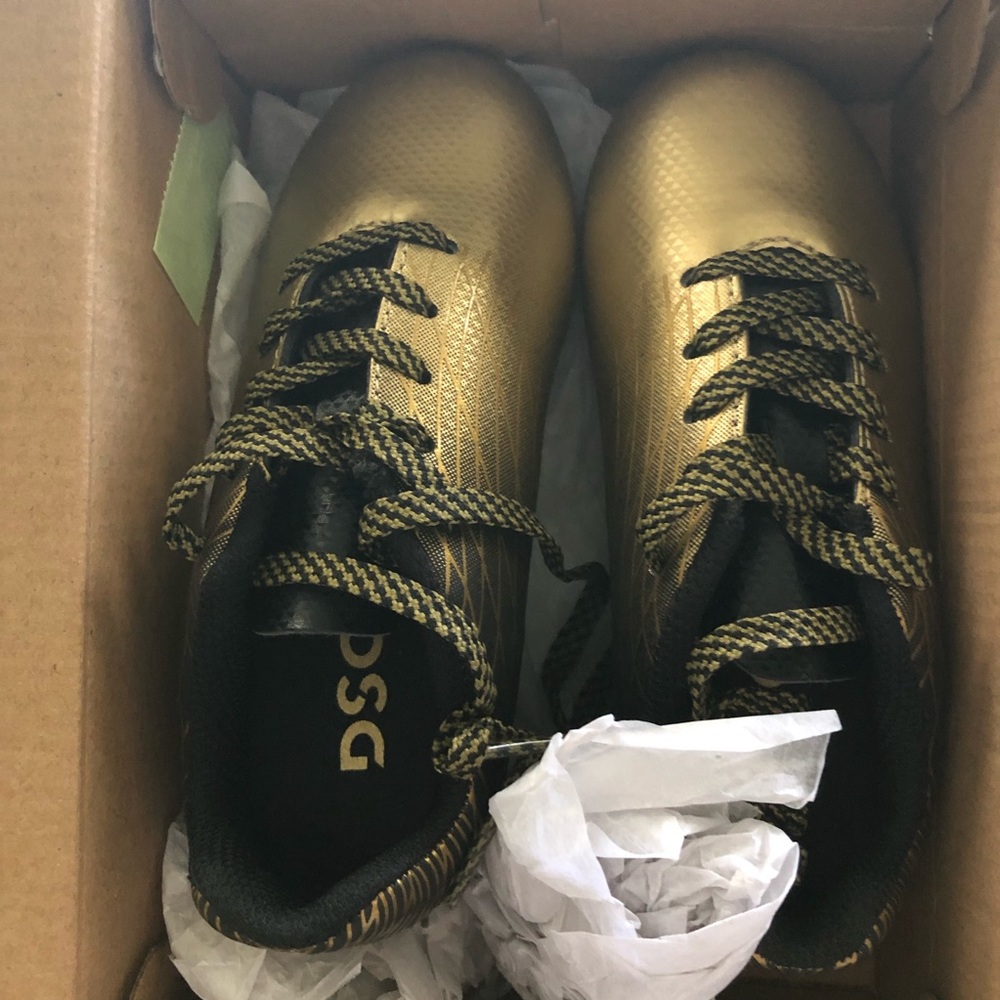 Soccer cleats